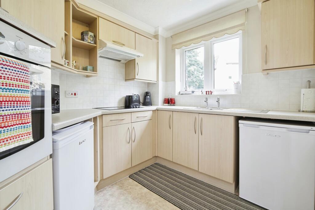 Apartment in Bradford - View 4