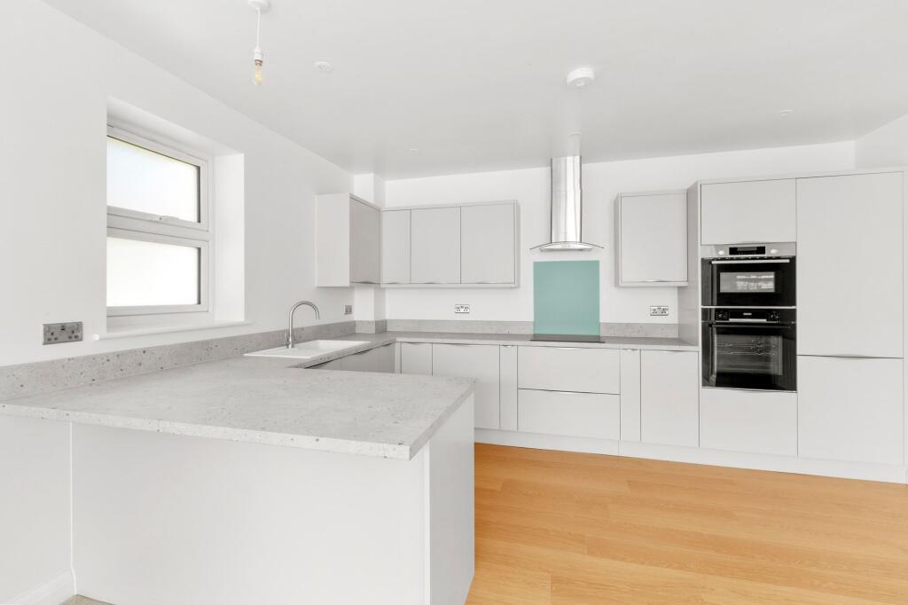 Apartment in Hemel Hempstead - View 4