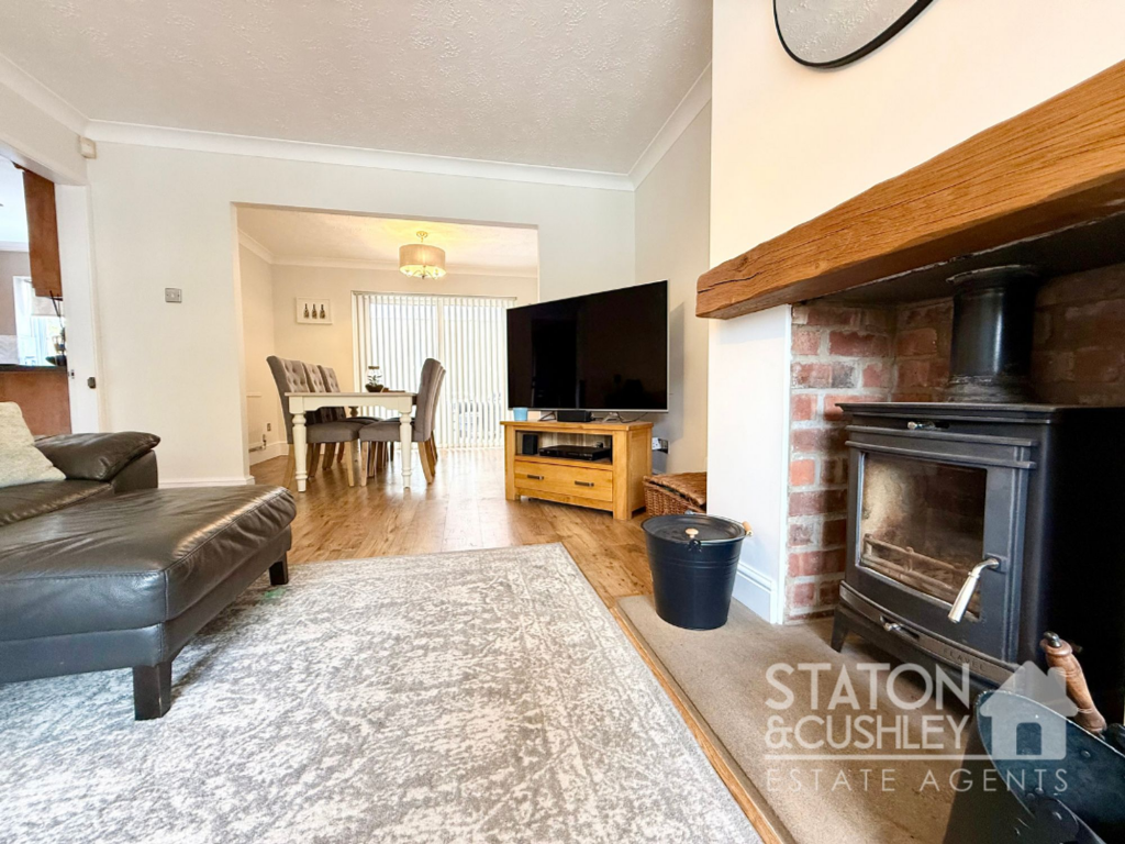 House in Mansfield, Forest Town - View 3