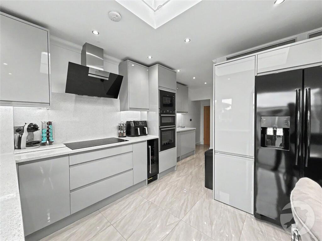 House in Sidcup, Blackfen - View 5