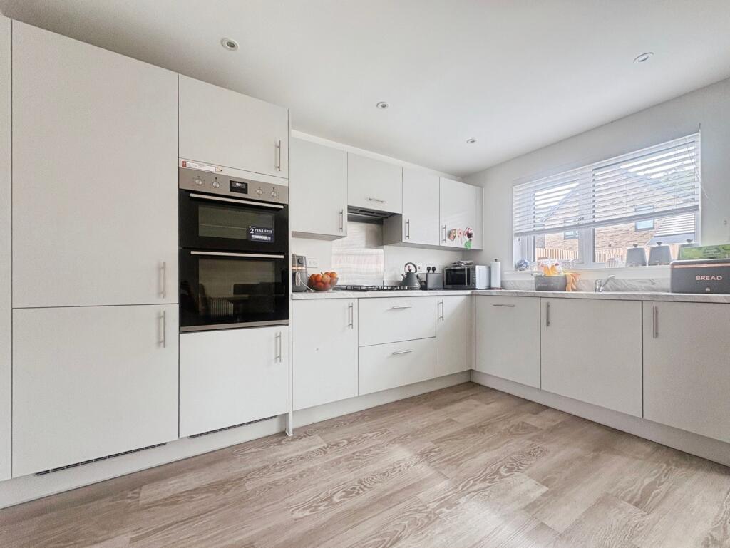 House in Guildford - View 3
