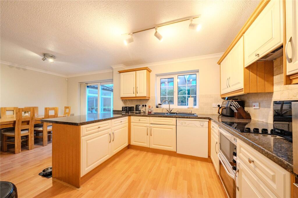 Chestnut Drive, Adel, Leeds photo 2
