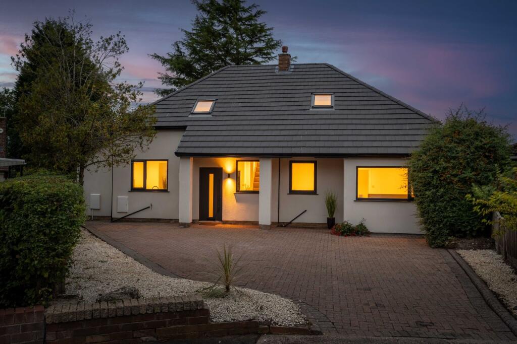 Main image of property: Beeston Road, Sale, Cheshire, M33