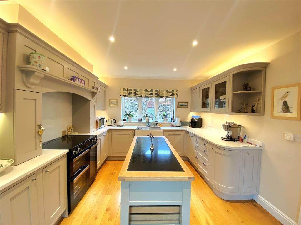 House in Tonbridge - More