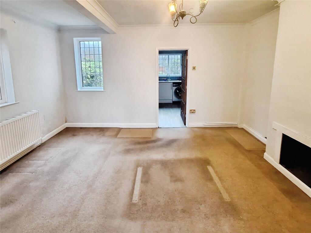 Kingsbridge Road, Nuneaton, Warwickshire, CV10 photo 3
