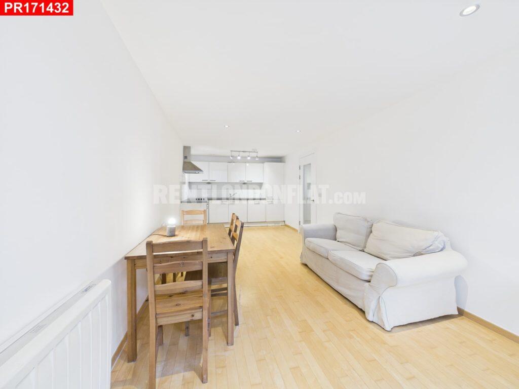 Main image of property: Battersea – 2 Bedrooms Flat