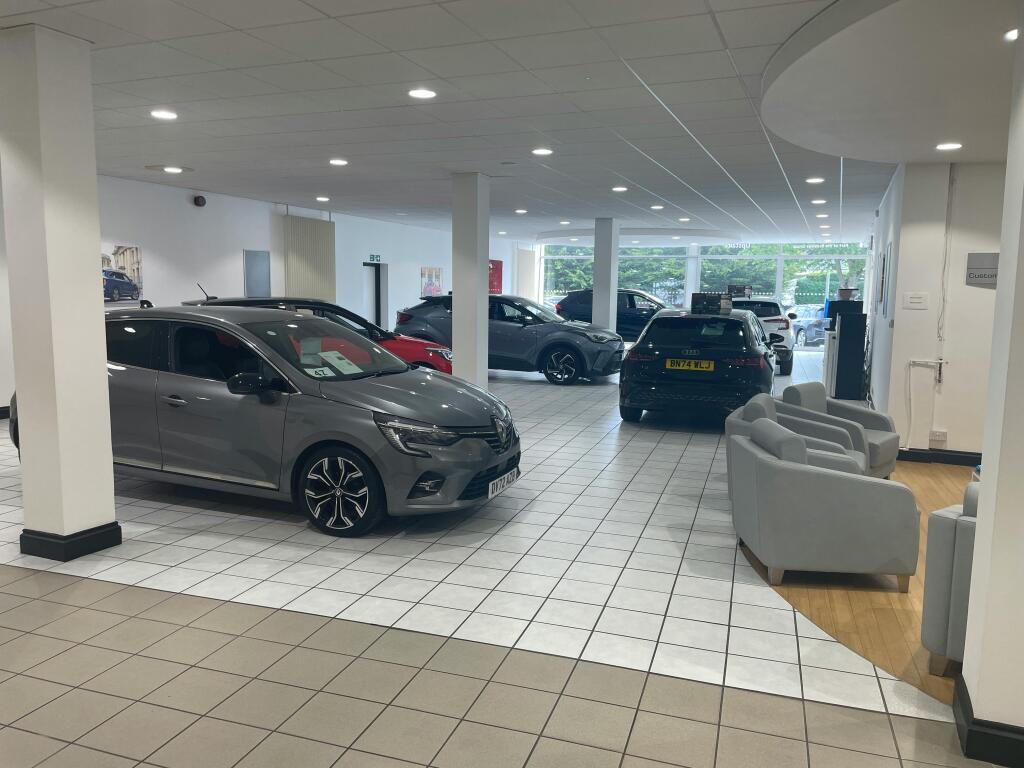 Showroom 1.jpg