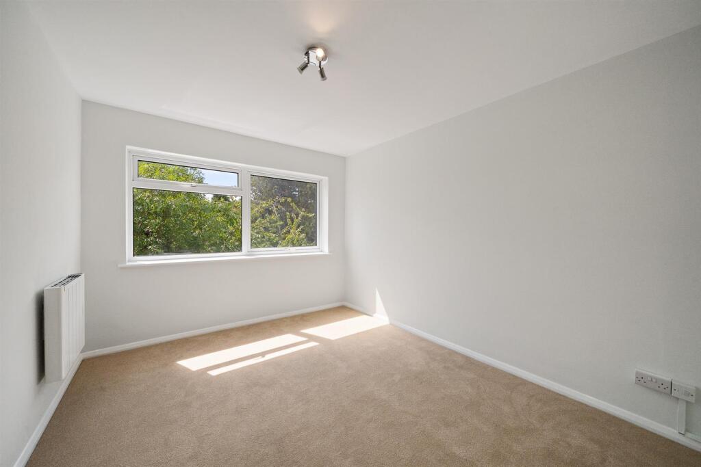 Apartment in Bromley - More