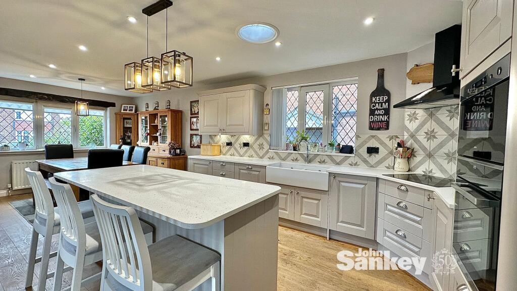 4-bed detached on Robin Down Lane, Mansfield, NG18, £400,000