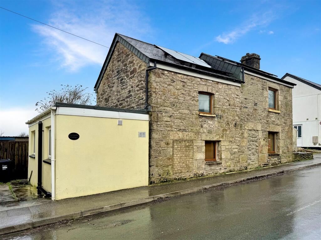 Main image of property: Fraddon, St Columb