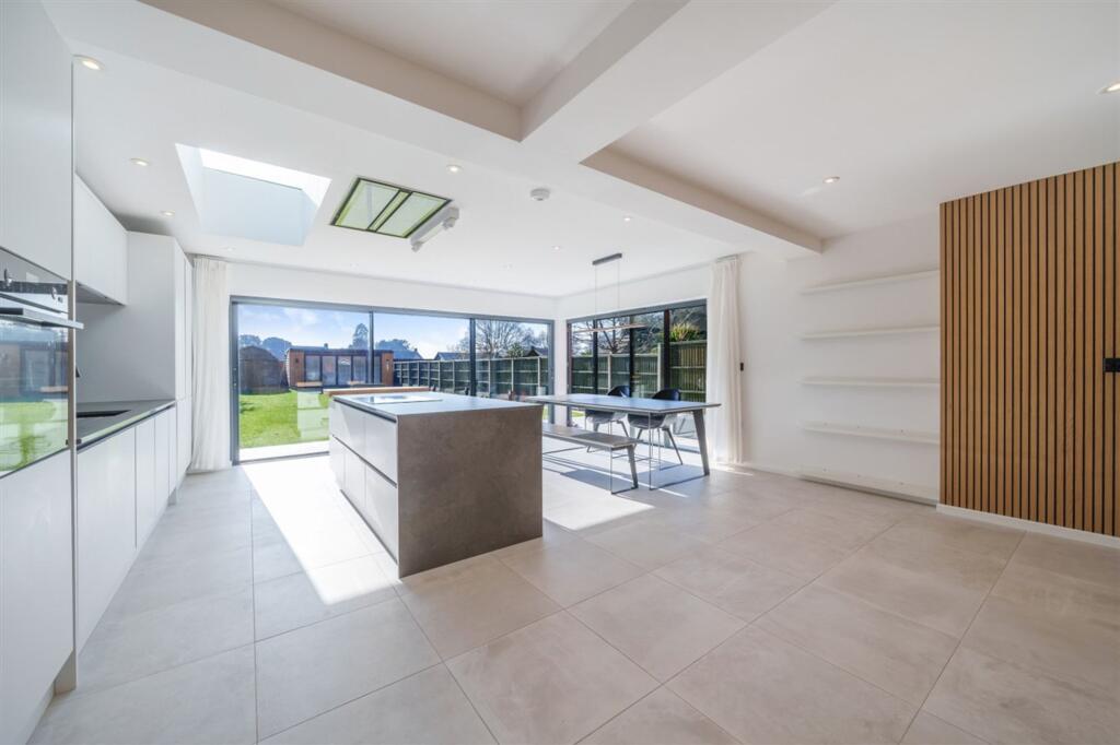 House in Horsham, Oakhill - View 5