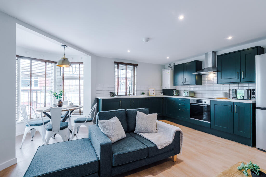 Main image of property: Flat 11, Lowry House, Manchester, M14