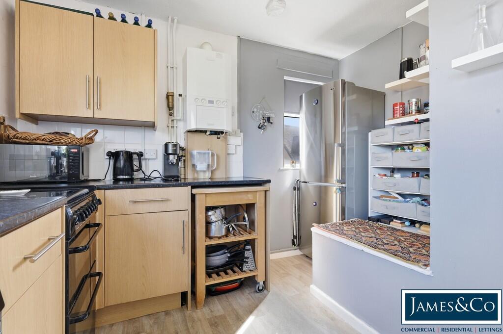 Apartment in Uttlesford, Felsted - View 5
