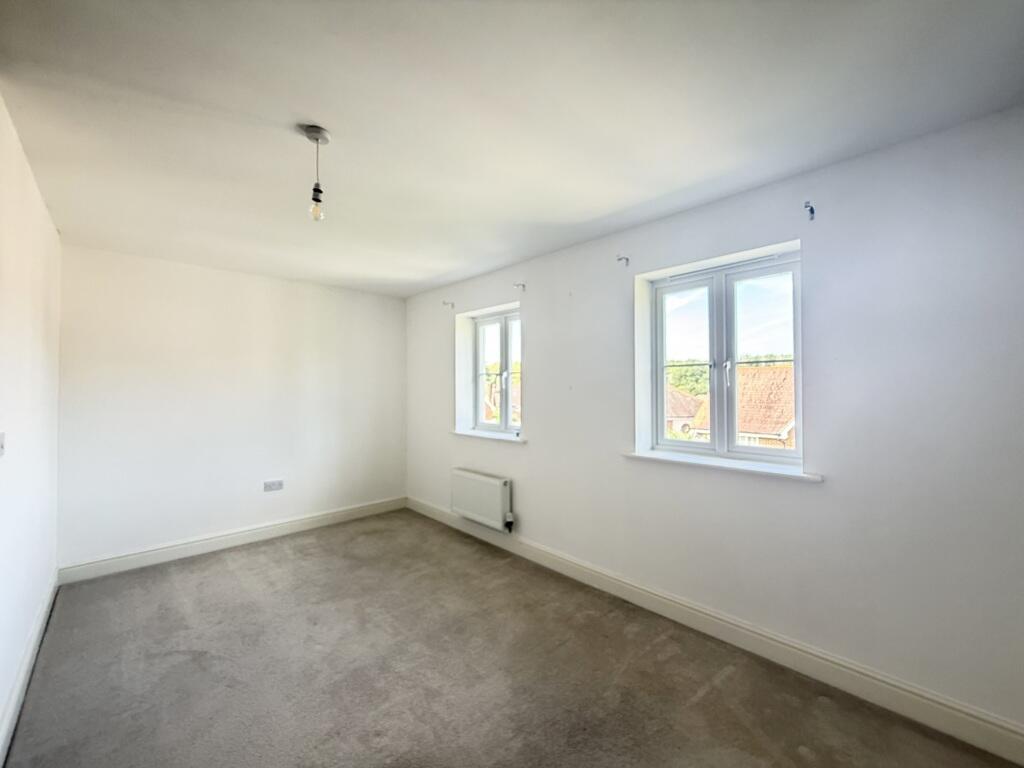 House in Wealden, Hellingly - More