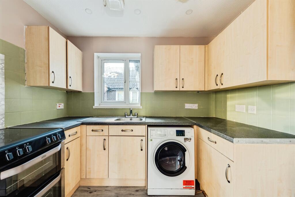 Apartment in Hungerford, West Berkshire - View 3