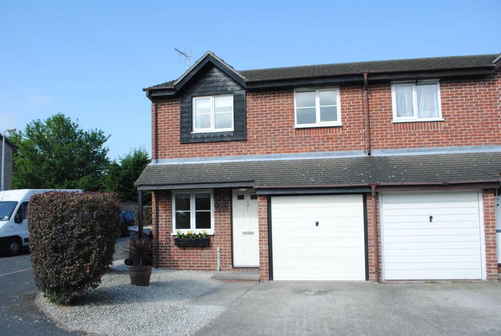 Main image of property: Lesney Gardens, Rochford