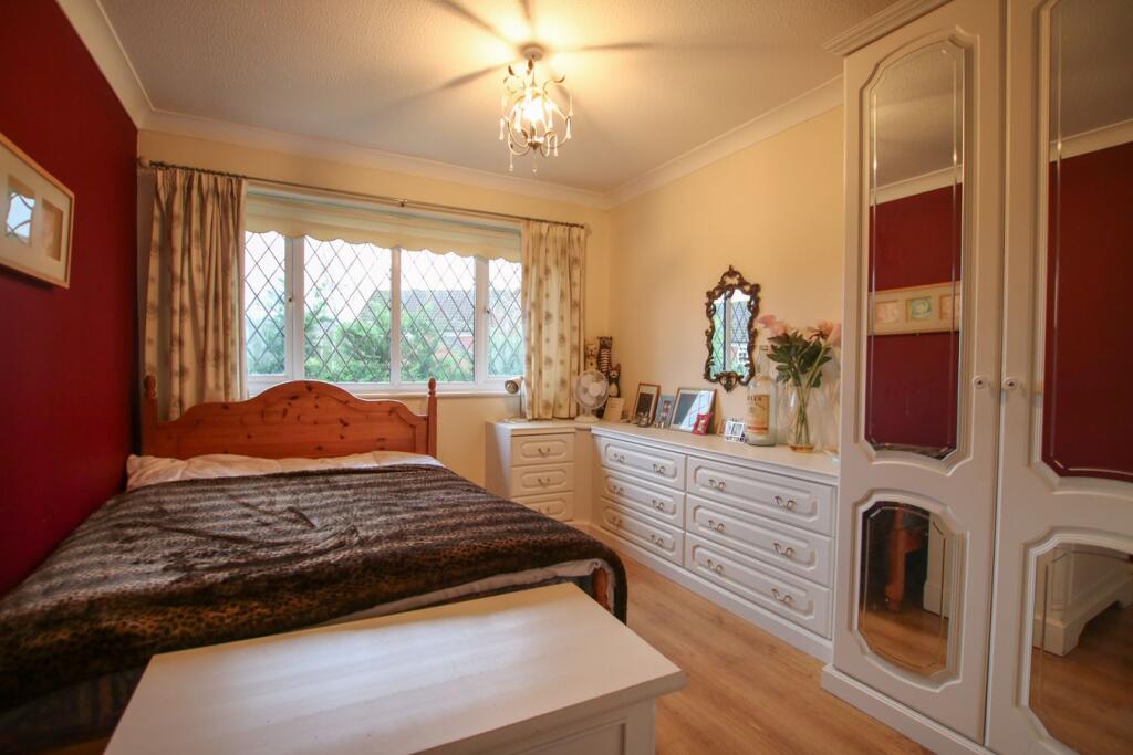 Dunkirk Close, Wokingham, RG41 - More