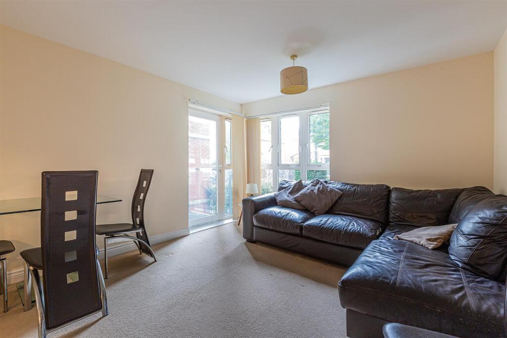 Apartment in Cardiff - View 2