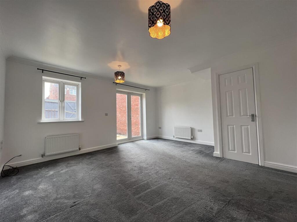 House in Stoke-on-Trent - View 4