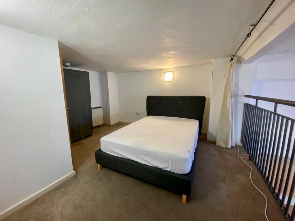 Apartment in Preston - More