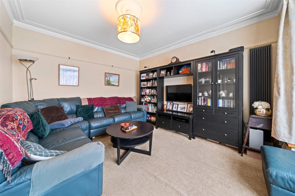 Brodrick Grove, Abbey Wood, London, SE2 photo 3