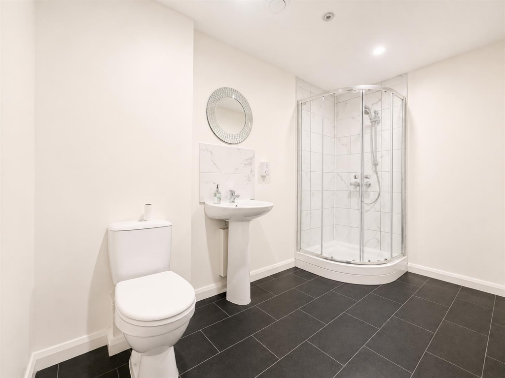 Apartment in London - View 5