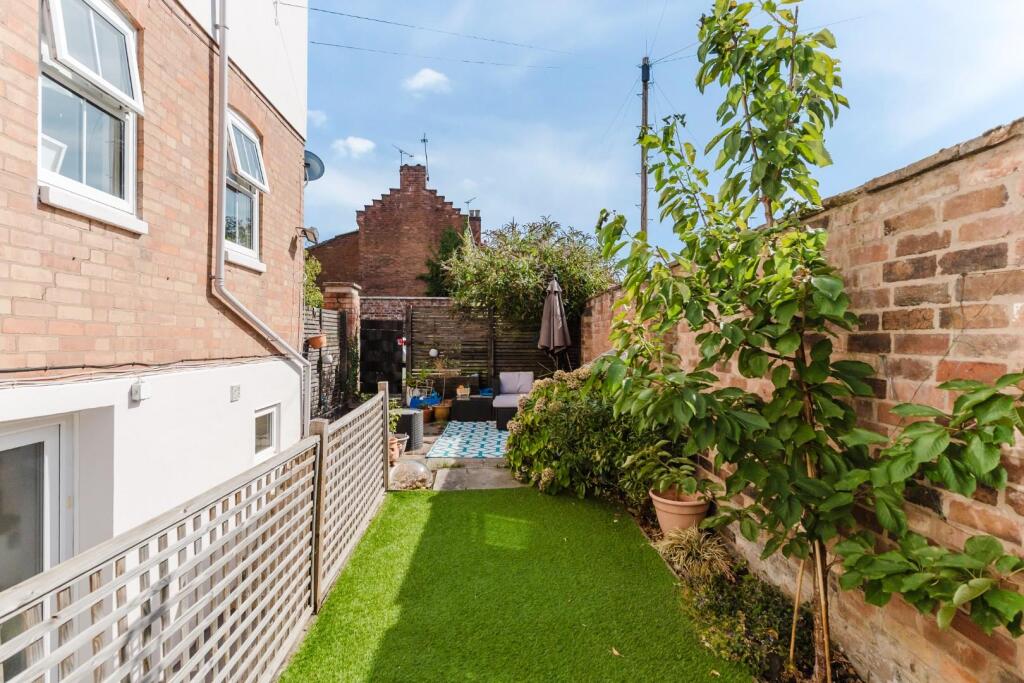 Apartment in Warwick, Sydenham, Royal Leamington Spa - View 4