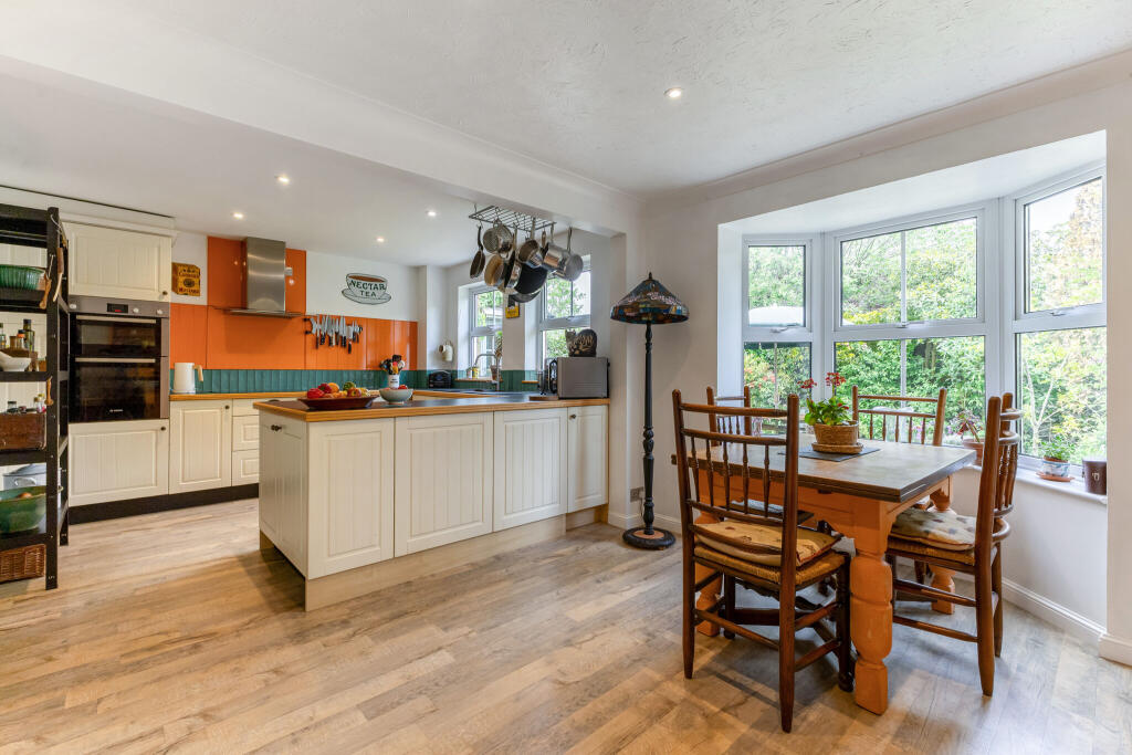 Windsor Park, Alton, GU34 photo 4