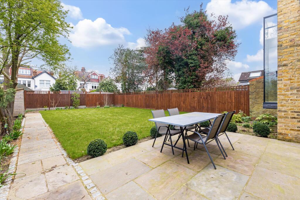 House in London - View 4