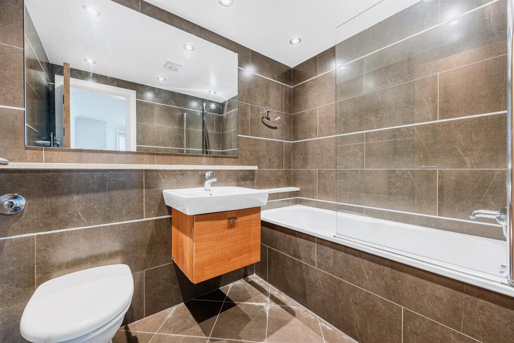 Apartment in London - View 5