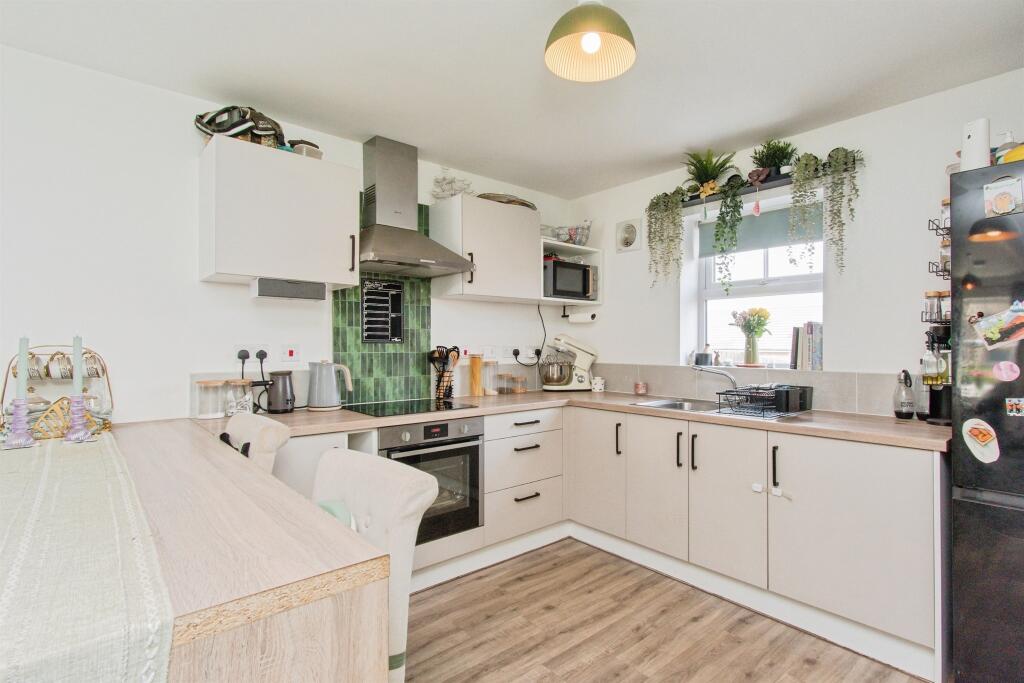 House in Wakefield, West Yorkshire - View 3