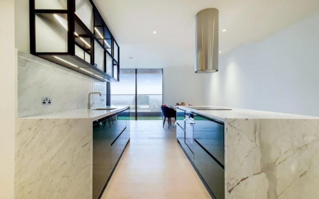 Main image of property: Bagshaw Building, The Wardian, Canary Wharf, E14