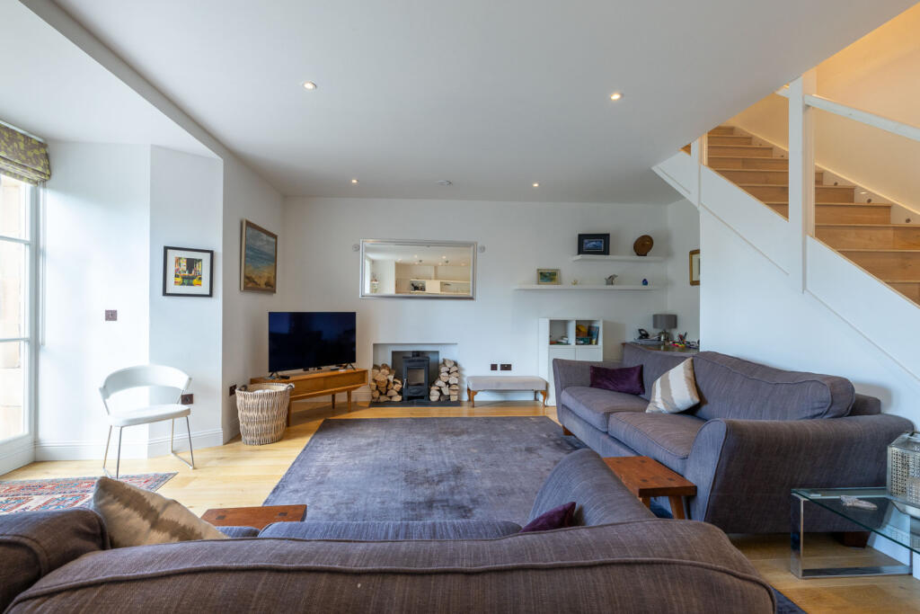House in Perth, Bridgend - More