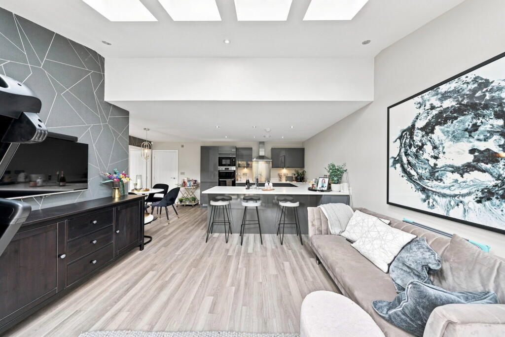 House in Manchester - More