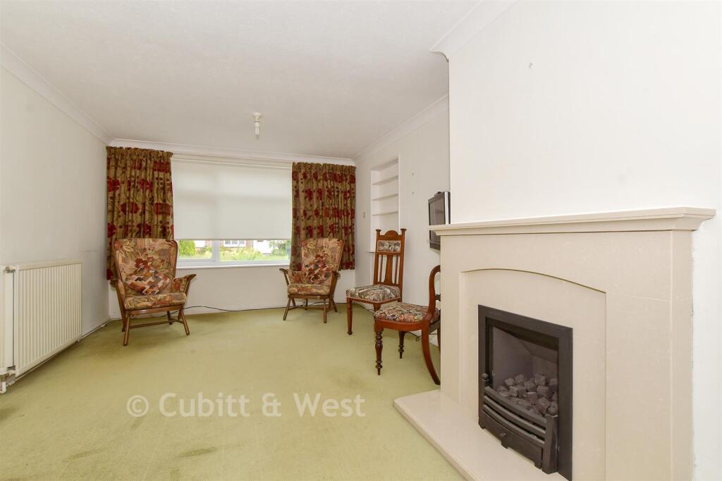 House in Crawley, Tilgate - More
