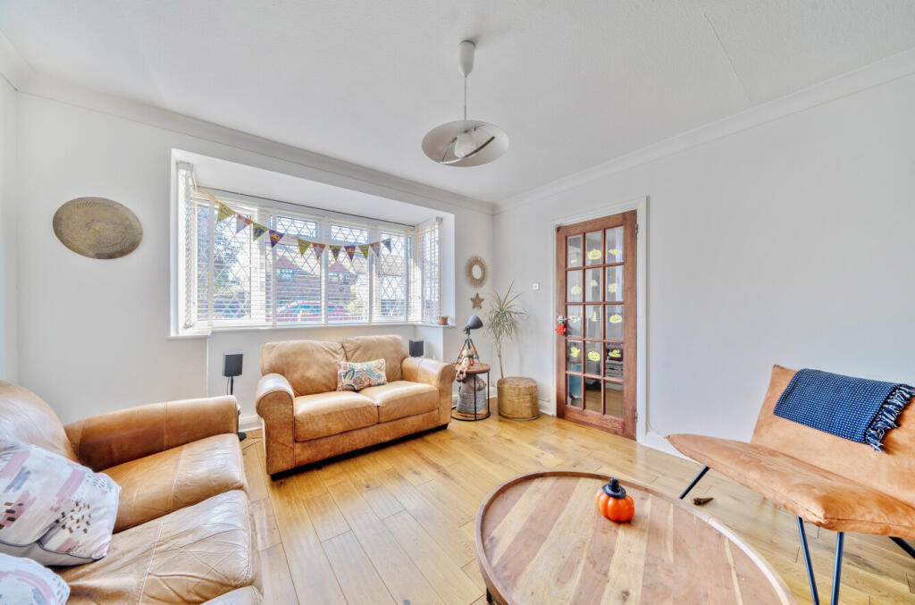Southdown Road, Walton On Thames, Surrey, KT12 photo 2