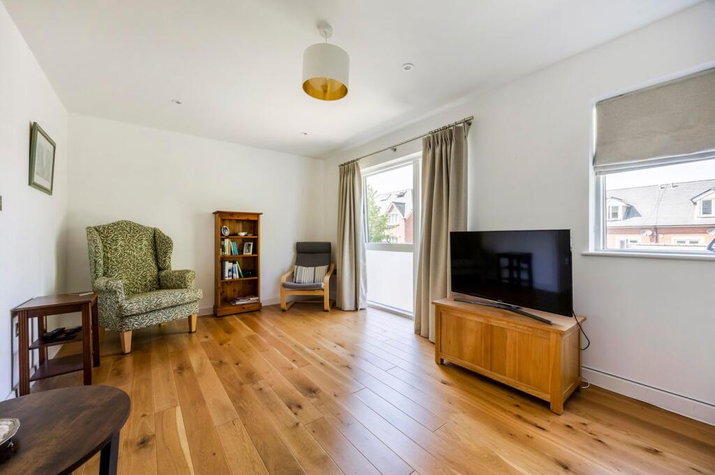 House in Cheltenham, Bafford, Charlton Kings - More