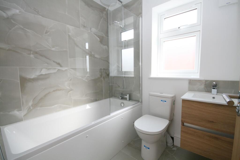 House in South Oxfordshire, Wheatley - More