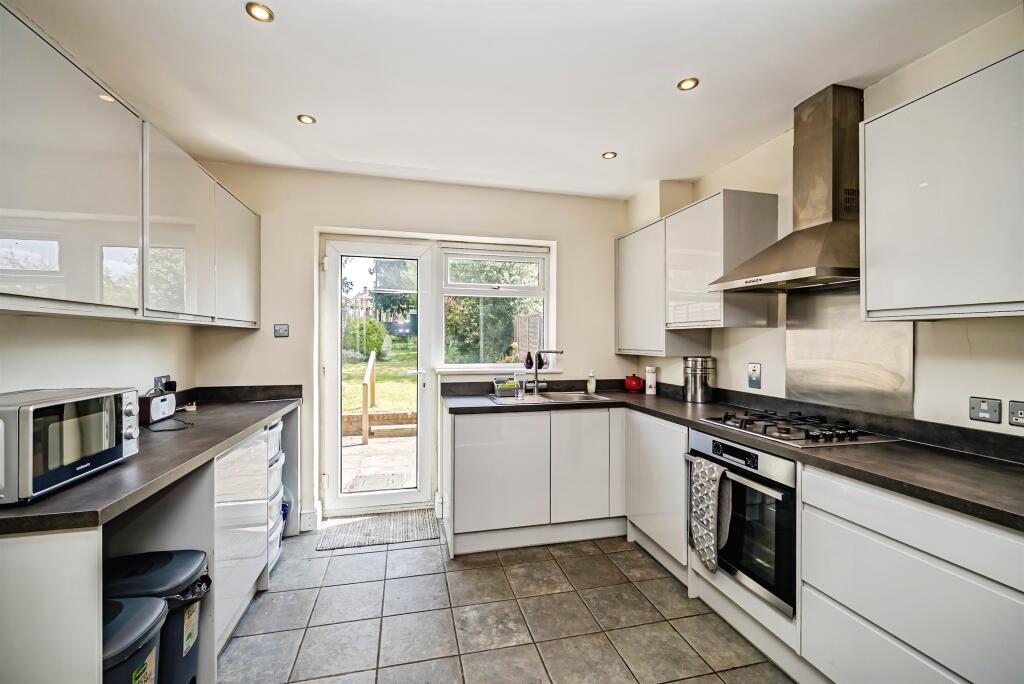 Milner Road, Burnham, Slough photo 4