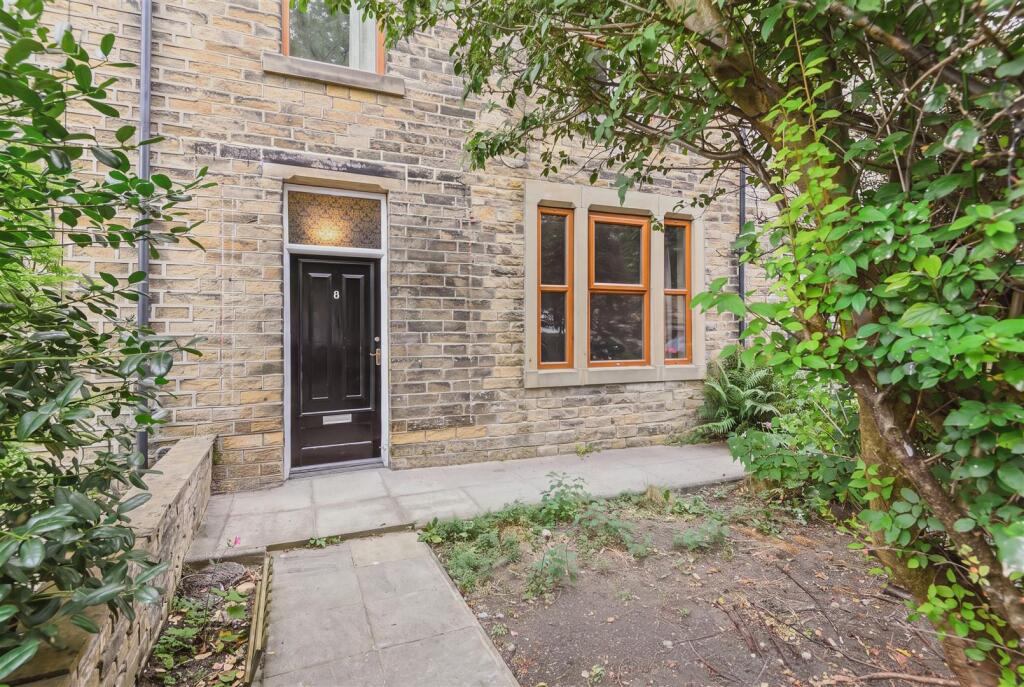 Main image of property: 8 East View, New Road, Luddenden, Halifax, HX2 6QY