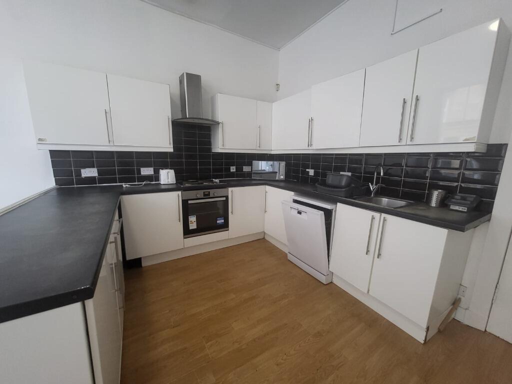 6 bedroom duplex for rent