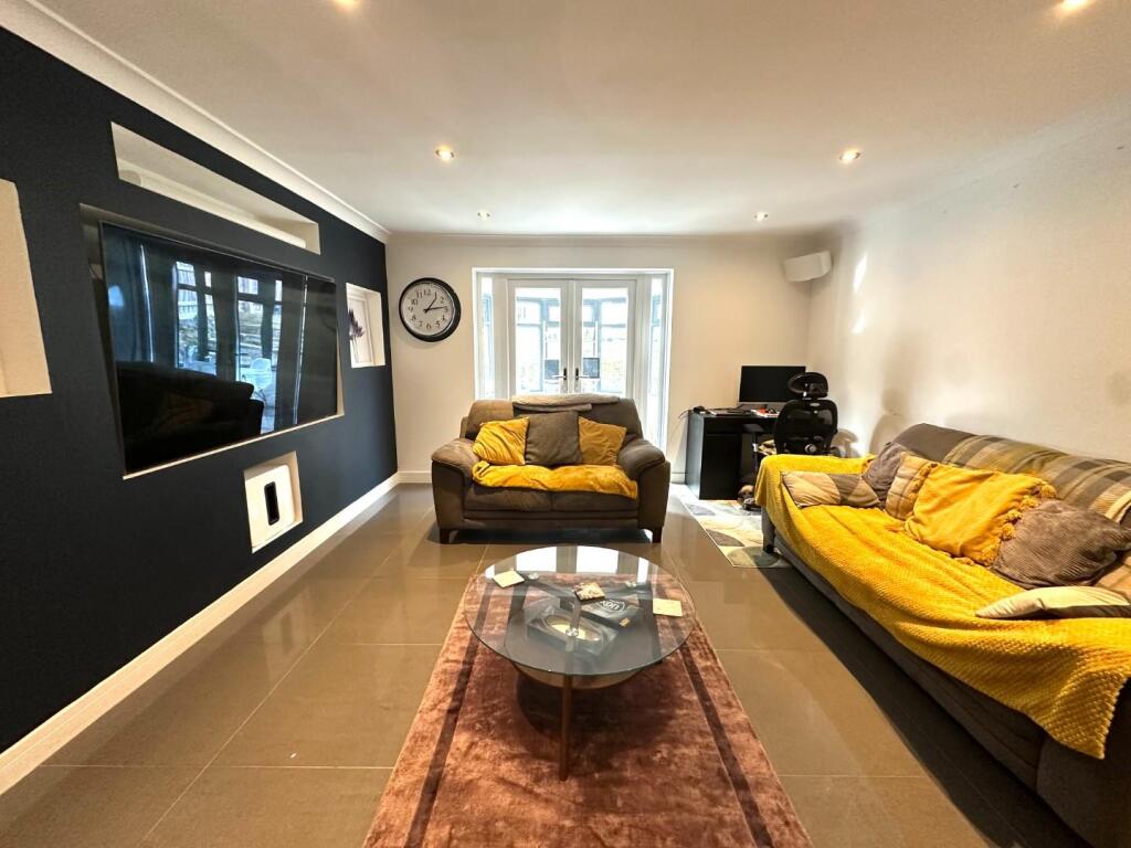 Russet Drive, Little Billing, Northampton NN3 photo 3