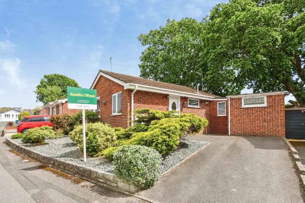 Main image of property: Seliot Close, Oakdale, Poole, Dorset, BH15