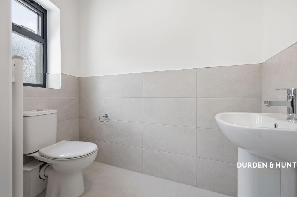 4 bedroom end of terrace house for rent
