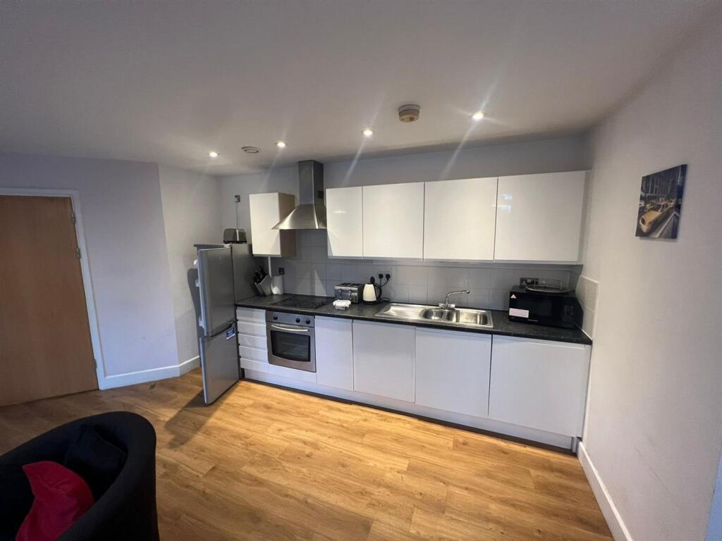 Apartment in Manchester, Northern Quarter, City Centre - View 4