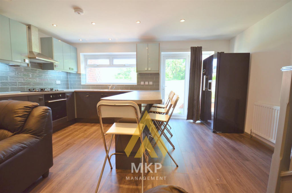 4 bedroom terraced house for rent
