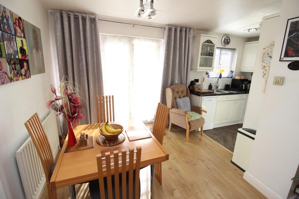 House in London, Worcester Park - View 4