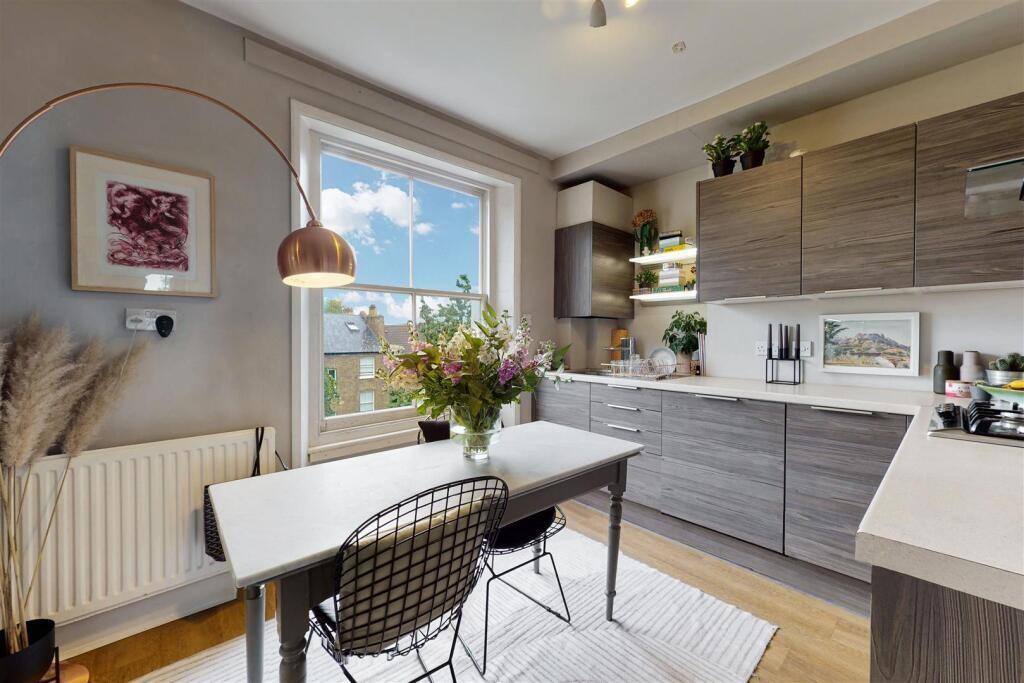 Apartment in London, North Kensington - View 4
