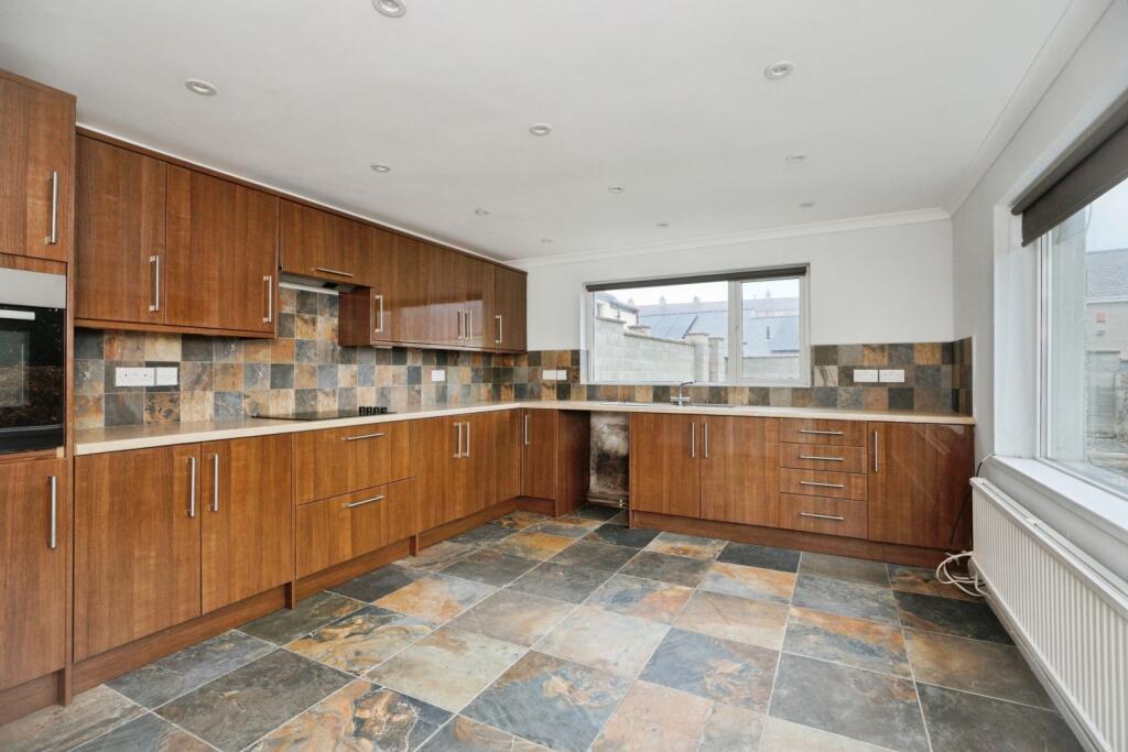 House in Llandudno, Holyhead - View 5