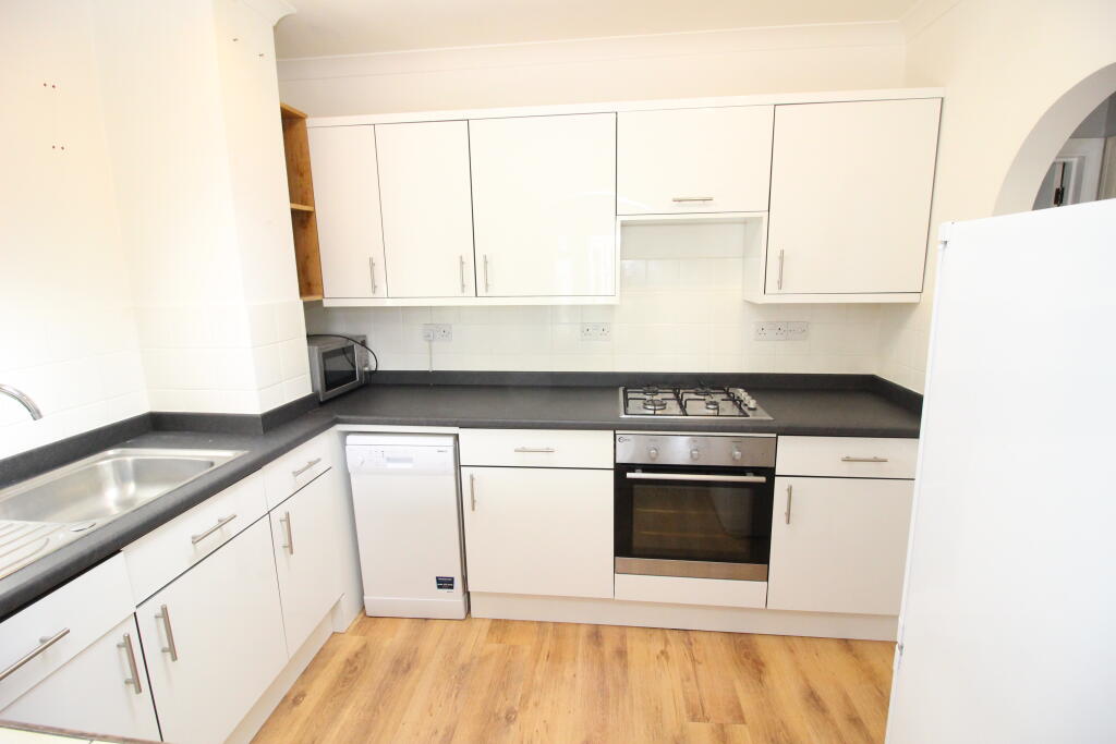 Conrad Drive, Worcester Park KT4 photo 4